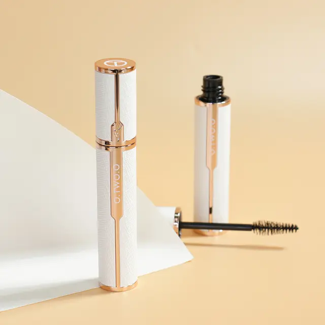 OtwoO Gold Satin Waterproof Mascara