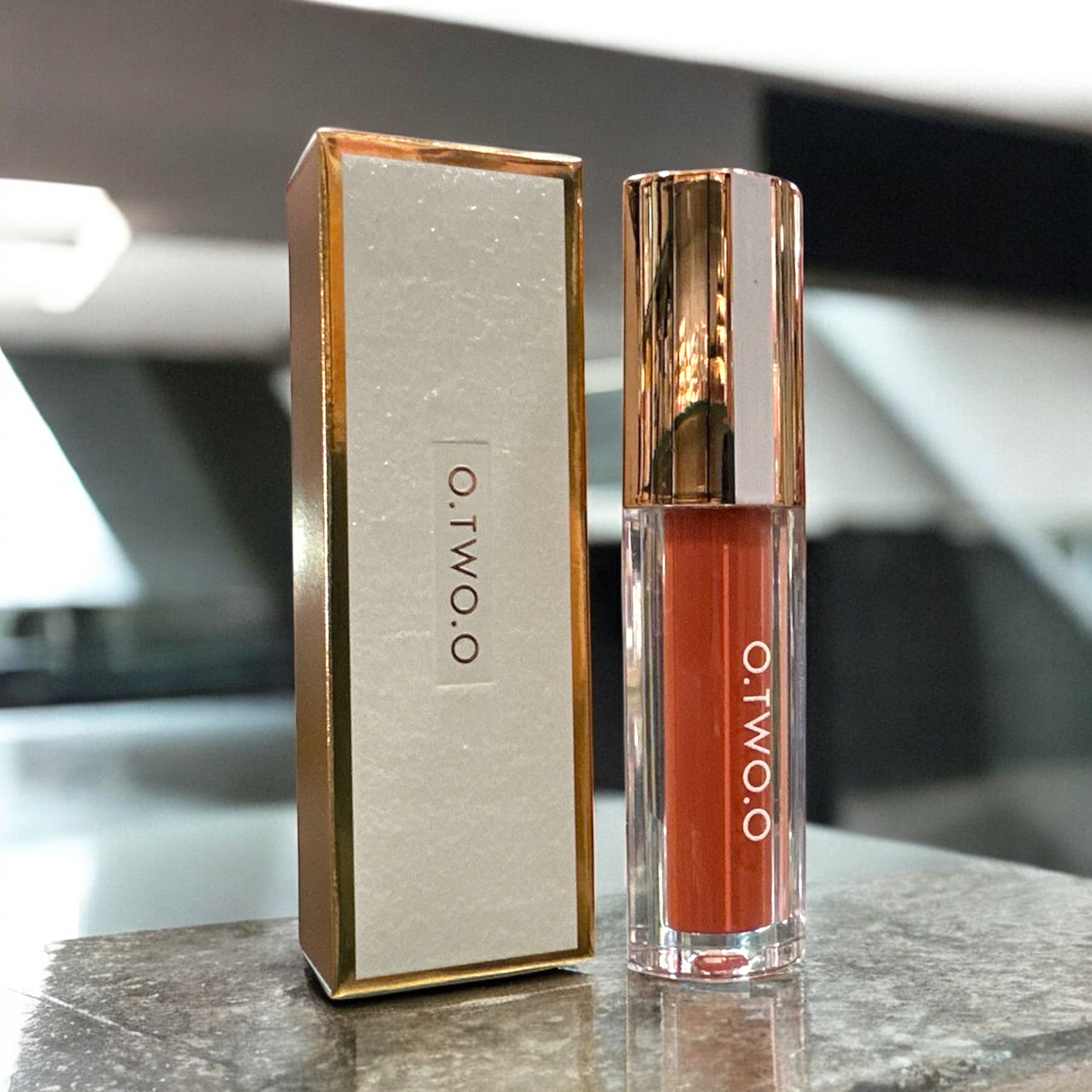 Otwoo Light Cloudy Matte Lipgloss