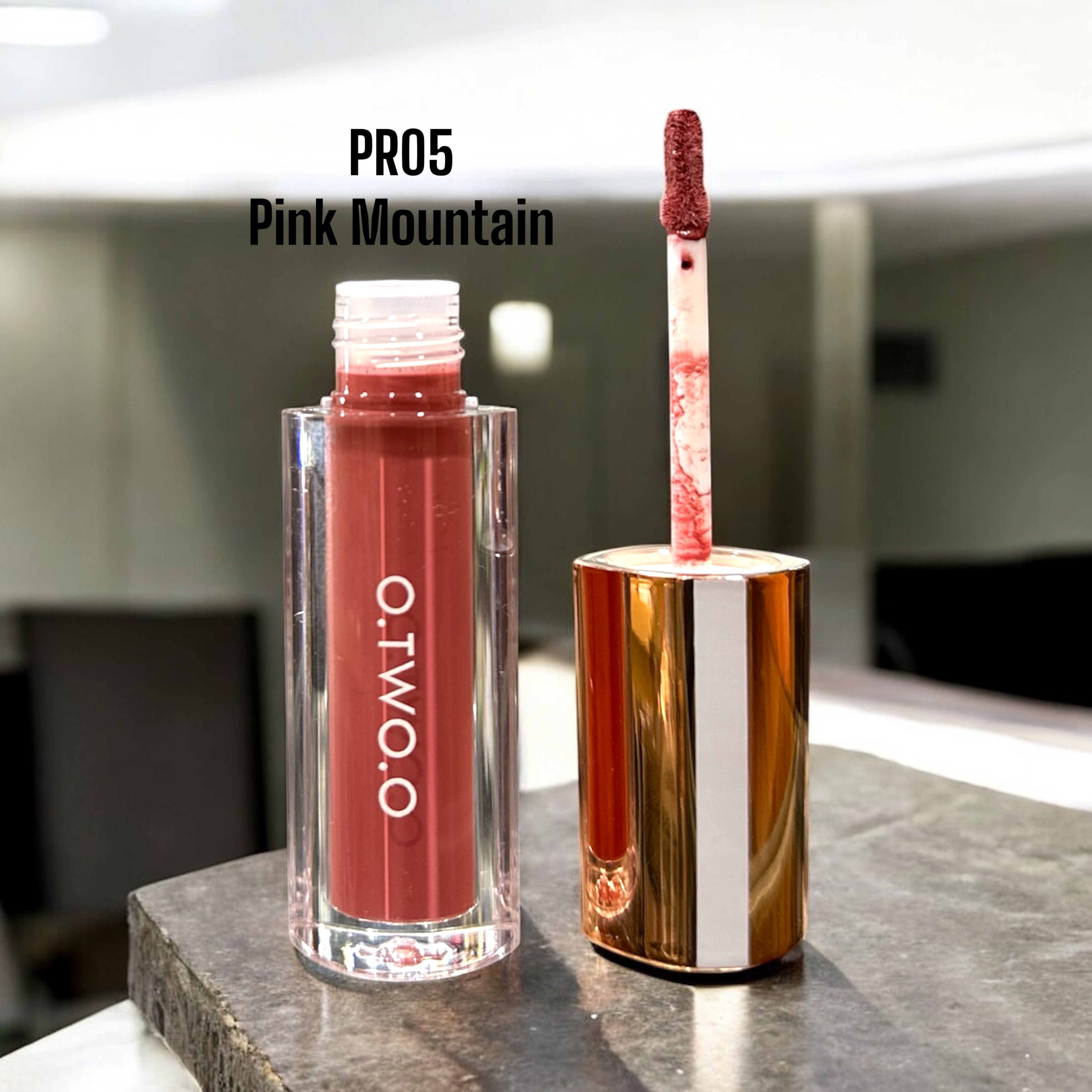 Otwoo Light Cloudy Matte Lipgloss